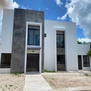 CASA DE TRES RECAMARAS EN VENTA EN EL RESIDENCIAL PASEOS DEL MAYAB, CONKAL, YUCATÁN