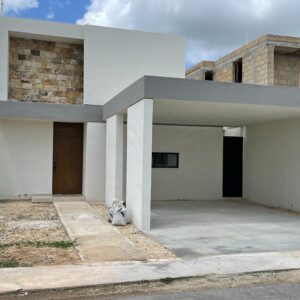 CASA DE DOS PLANTAS EN VENTA EN EL RESIDENCIAL NADIRA, CONKAL, YUCATAN